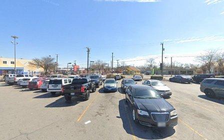 2715 W Commerce St Parking