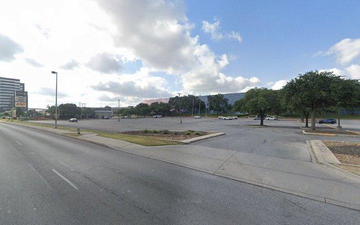 86 E Loop 1604 Parking