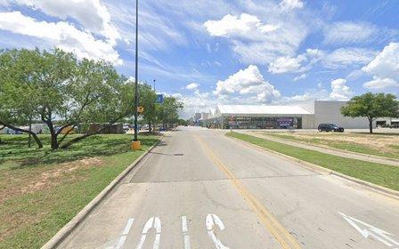 8030 Bandera Rd Parking