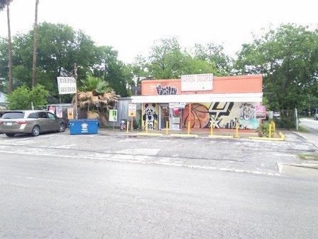 Mariposa Groceries