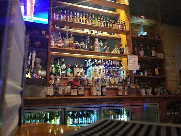 Longshotz Sports Bar