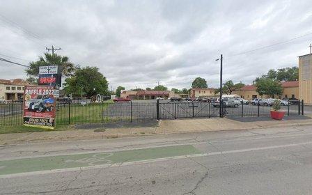 2123 W Commerce St Parking