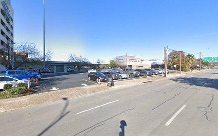 401 N San Saba Parking