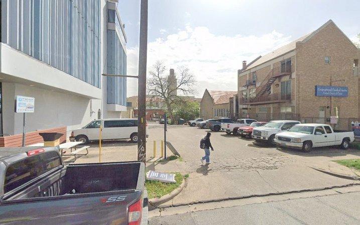 2303 San Antonio St Parking